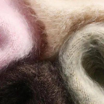 灰色毛衣